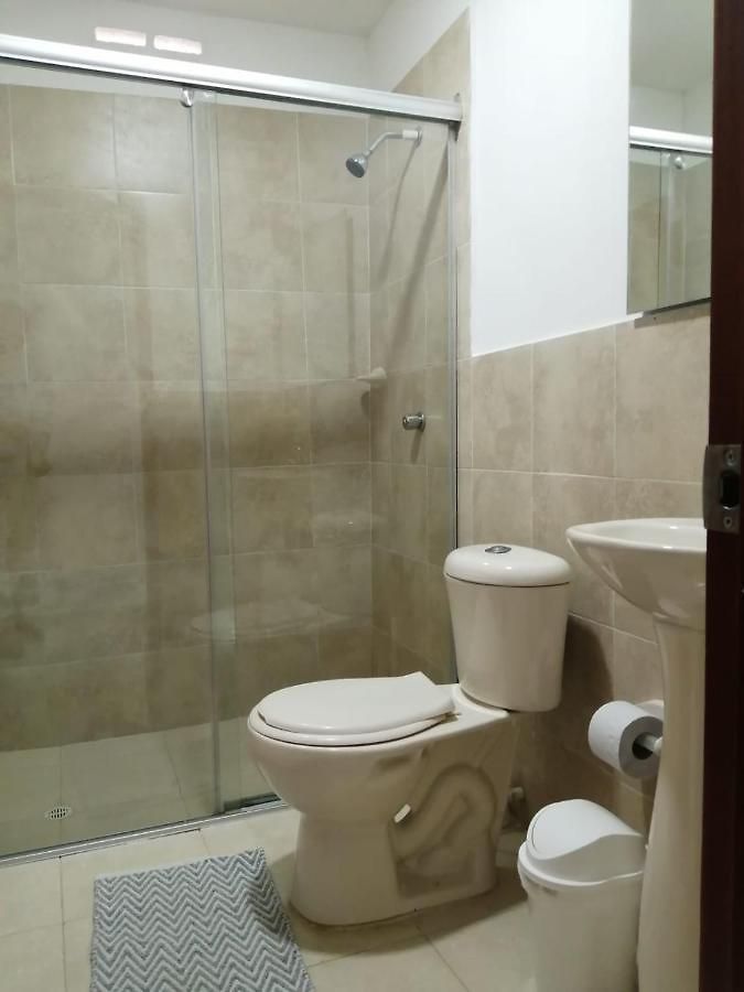 Hostal Cc House *