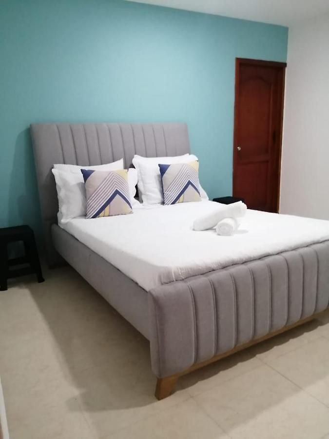 Hostal Cc House