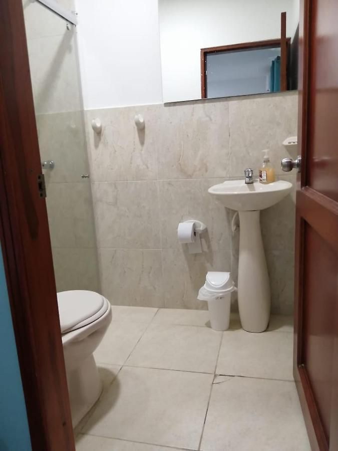 Hostal Cc House