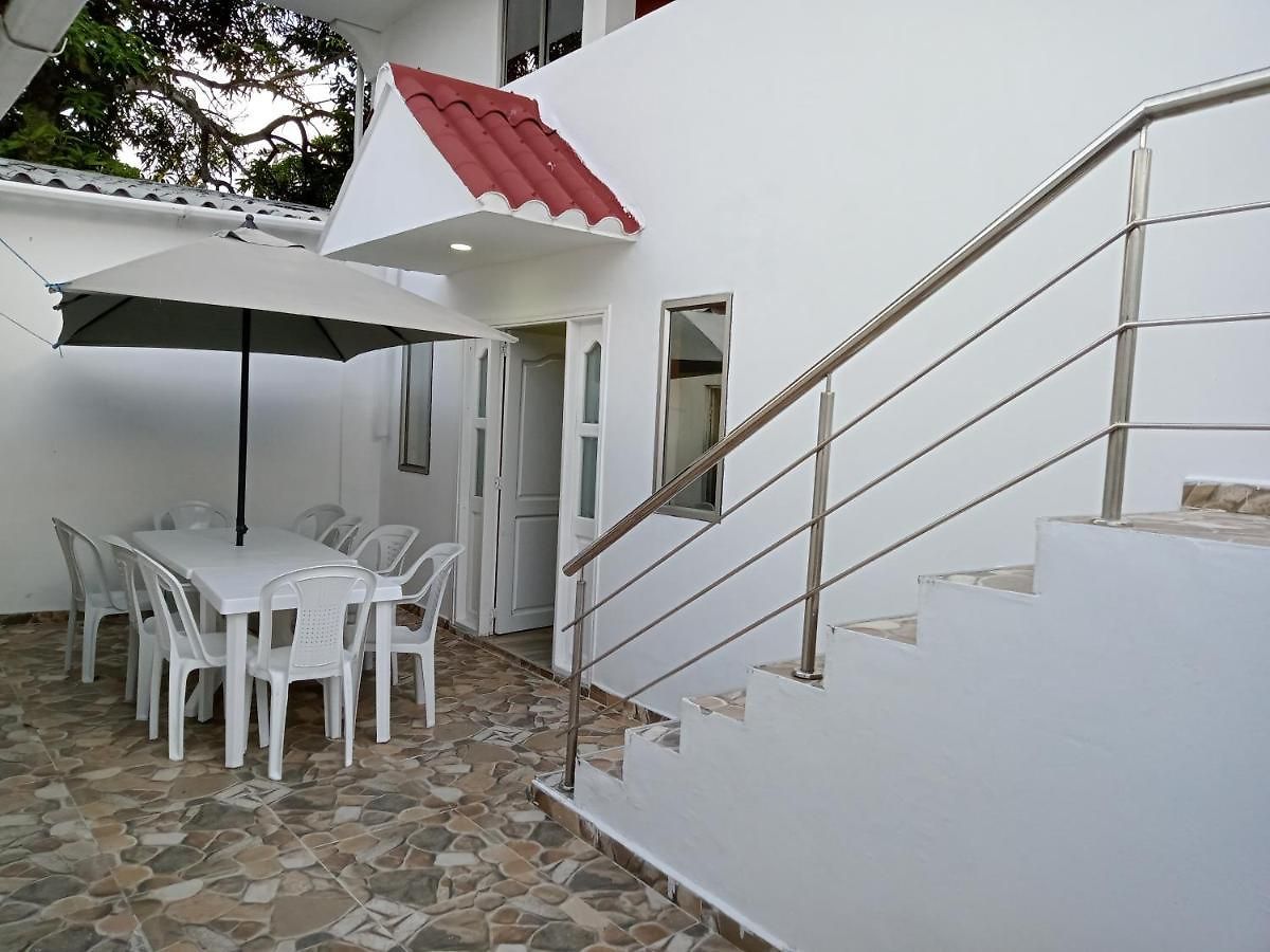 Hostal Cc House *