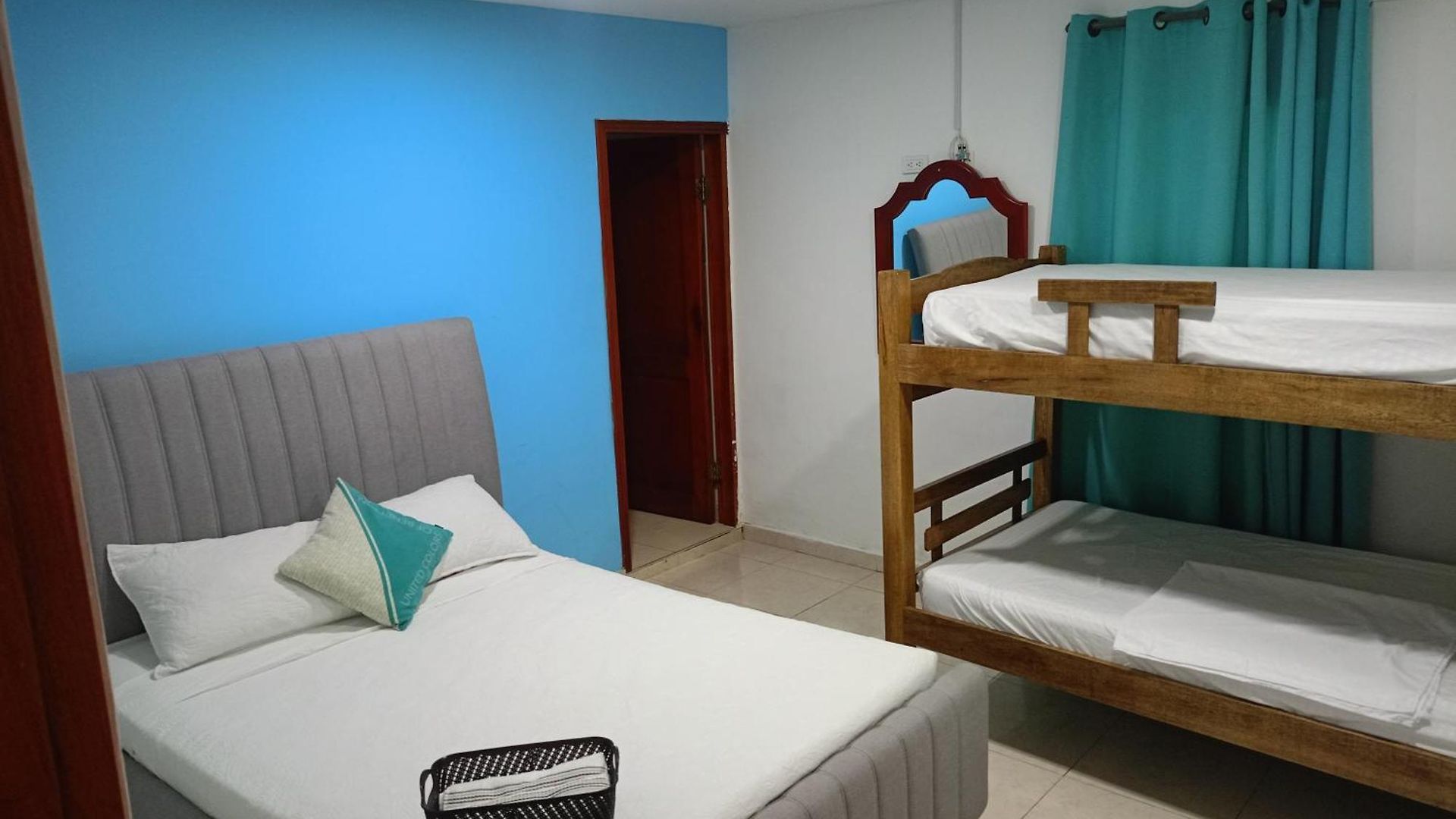 Cc House Hostal