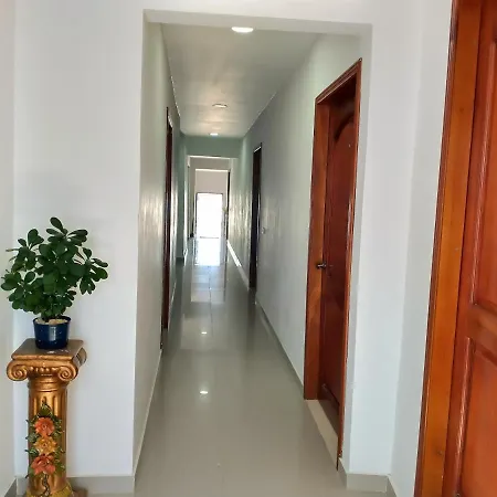 Cc House Hostal *