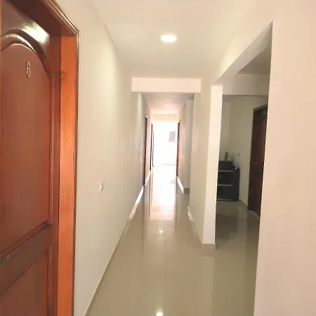 Cc House Hostal *