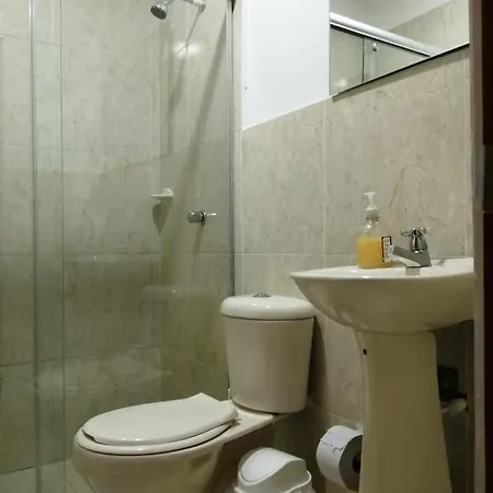Hostal Cc House *