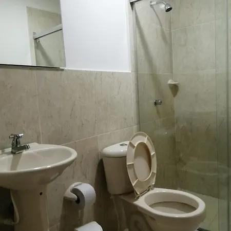 Hostal Cc House *