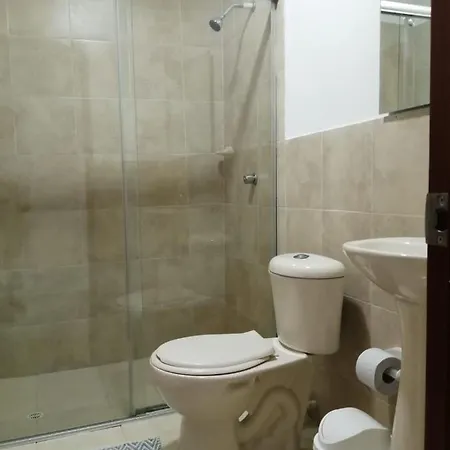 Hostal Cc House *