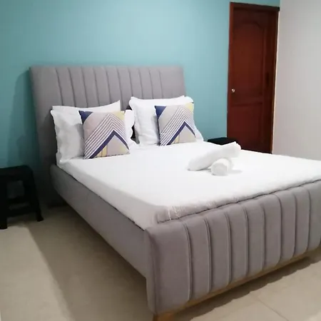 Hostal Cc House